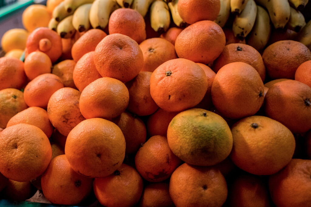 Cítricos de calidad en Frutería Persan: mandarinas dulces y frescas seleccionadas para ofrecer el mejor sabor natural de la huerta canaria.